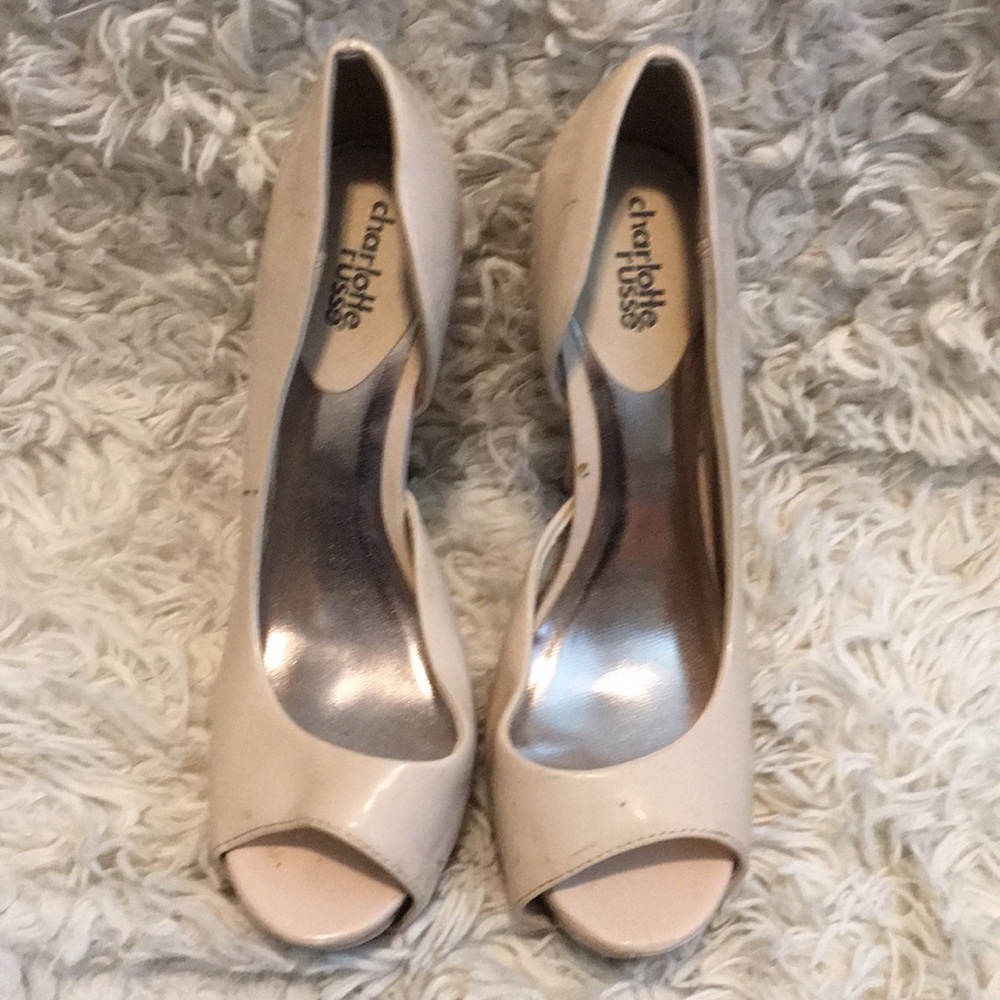 Beige heels